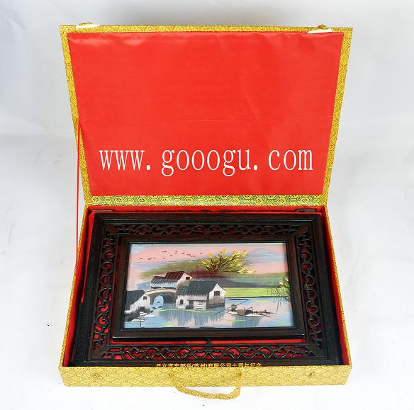 蘇繡的包裝錦盒、精致、高檔！