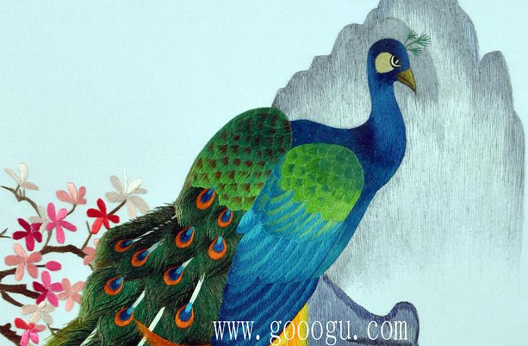 精品蘇繡孔雀圖、顏色搭配均勻、細(xì)節(jié)過(guò)渡平穩(wěn)！